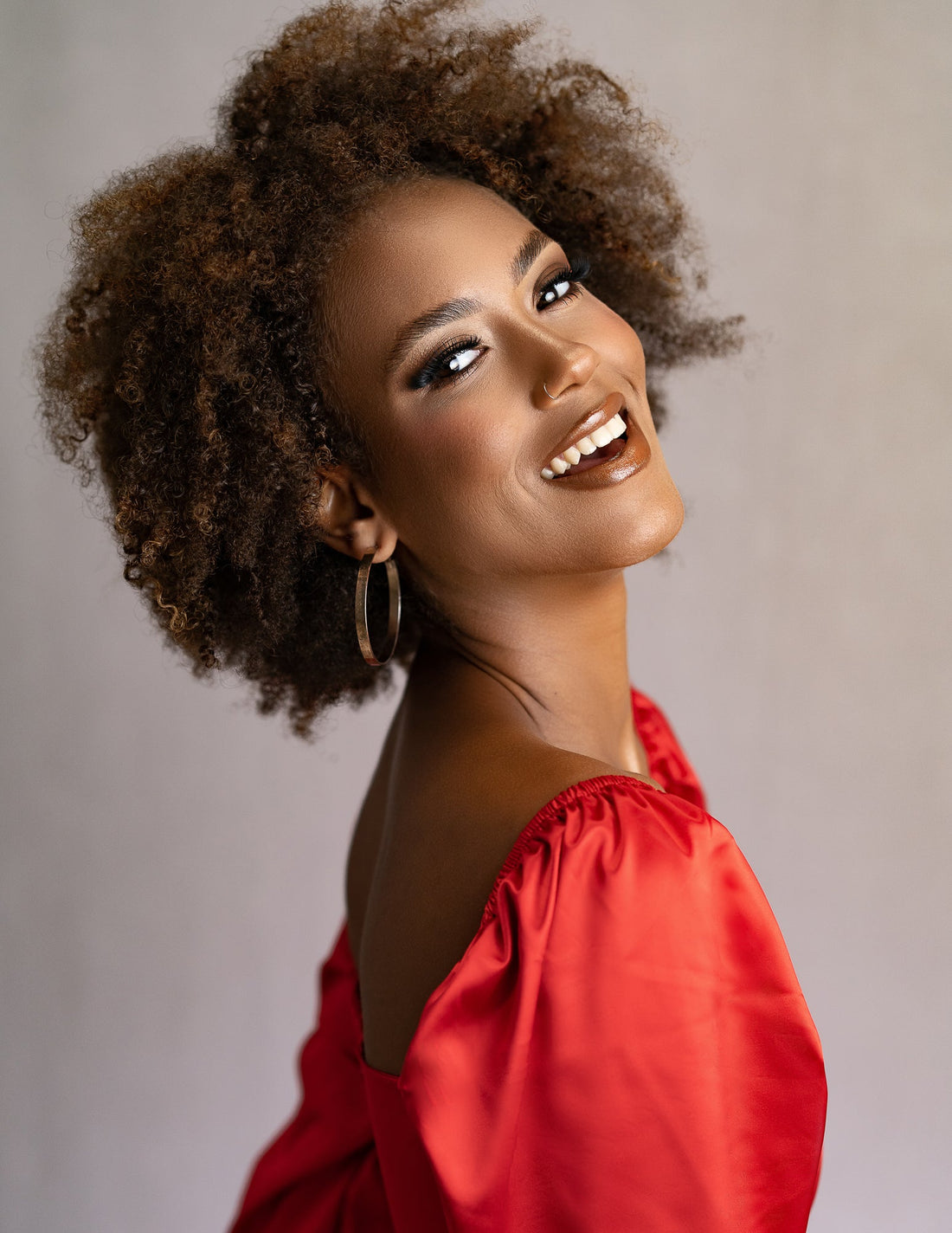 Camera-Ready Makeup Tips for Photoshoots: Look Flawless on Camera