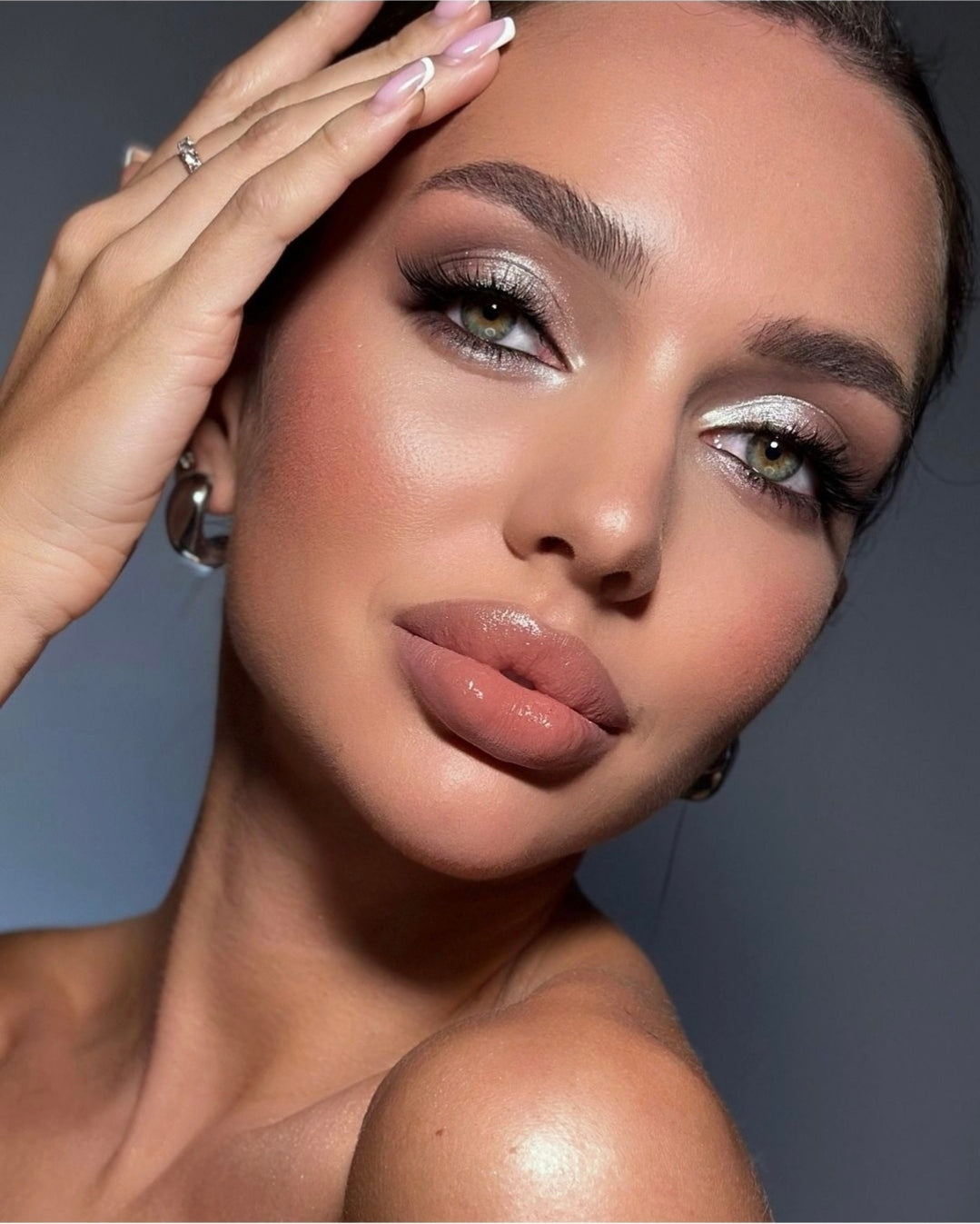 Soft glam makeup on the Gold Coast by Katherine Art — glowing skin, bronzed tones and elegant bridal styling.