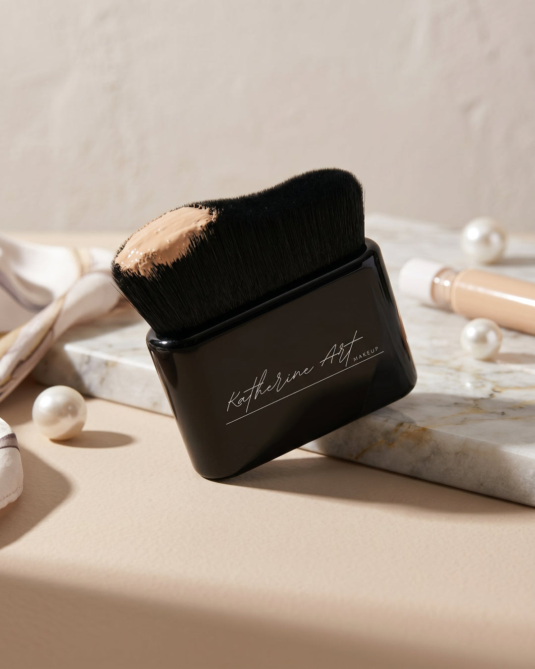 Katherine Art small sculpting kabuki brush with foundation product