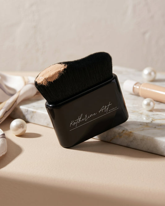 Katherine Art small sculpting kabuki brush with foundation product
