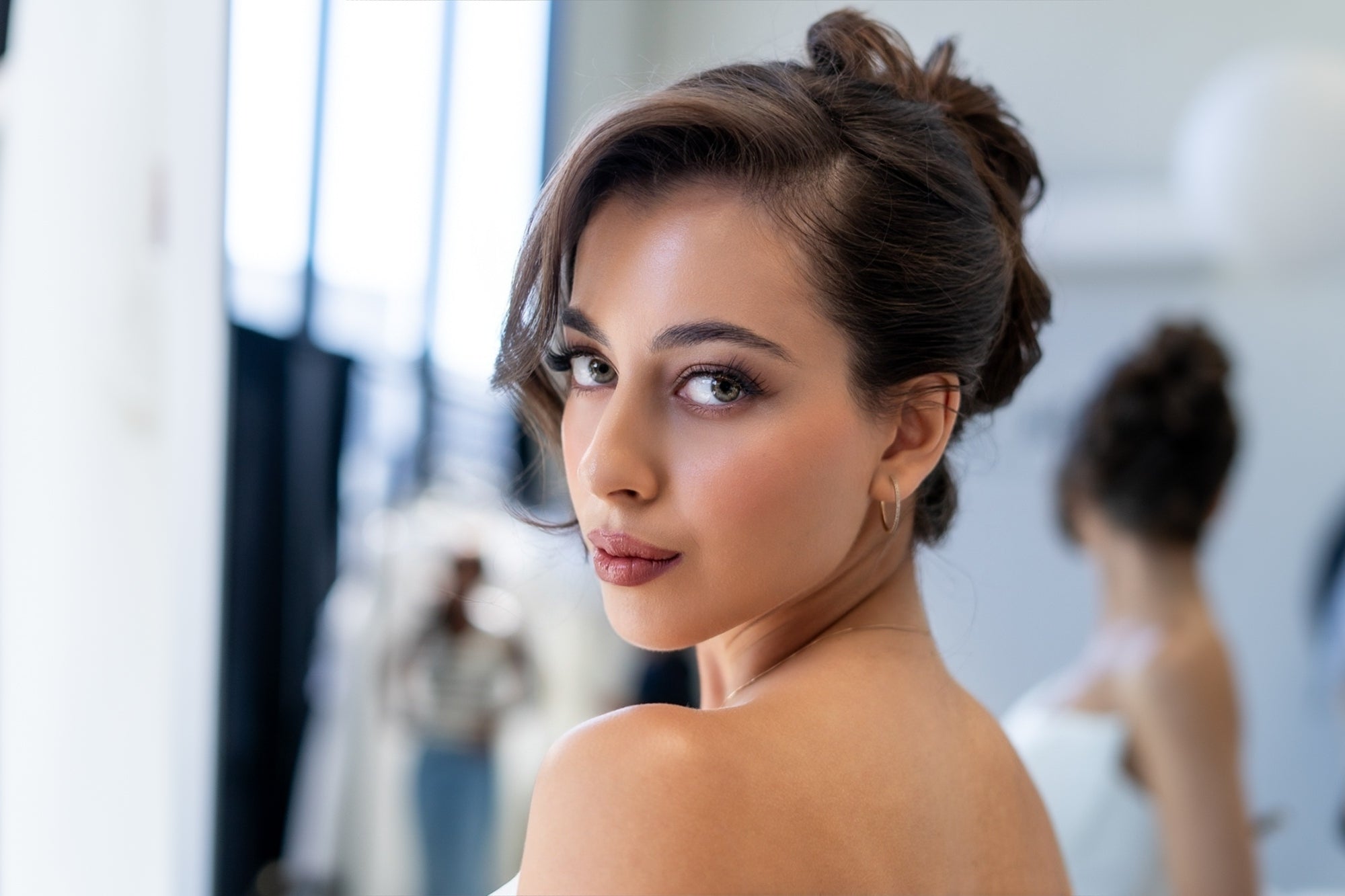 Soft glam bridal makeup on the Gold Coast by Katherine Art — glowing skin, bronzed tones and elegant bridal styling.